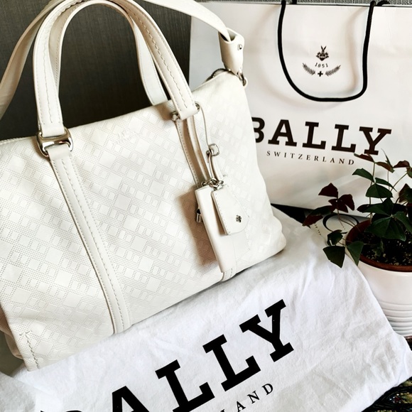 Authentic Bally bag calf skin leather perforated and logo stamped. - Picture 1 of 15
